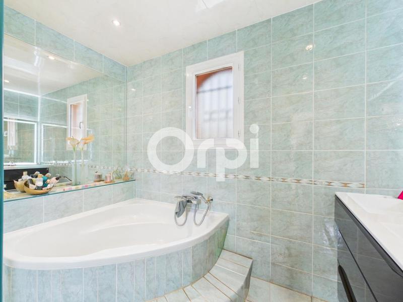 Maison - 142 m² - 6 pièces