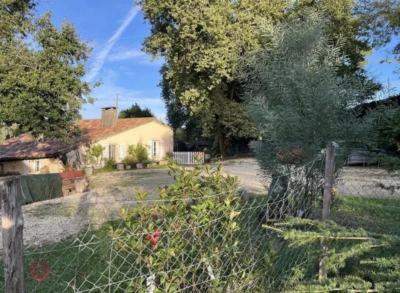 Propriété - 356 m² - 15 pièces