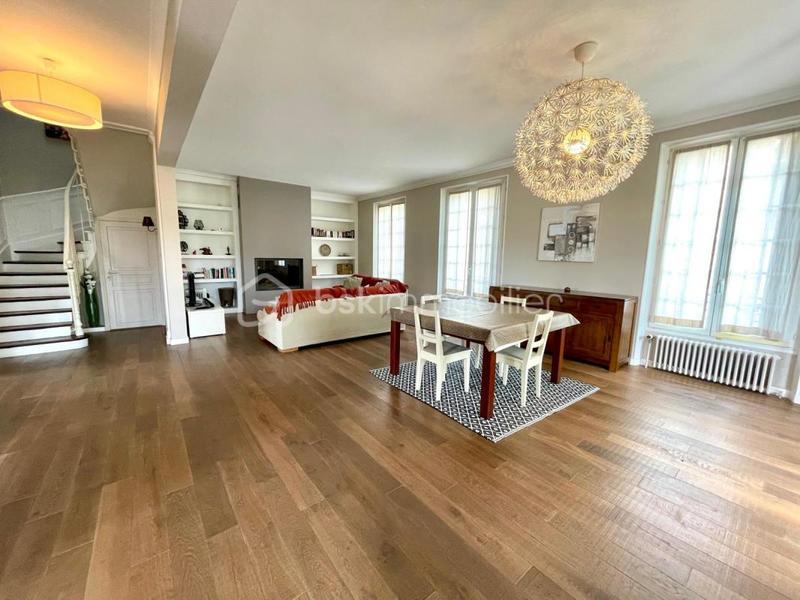 Maison en pierre - 190 m² - 7 pièces