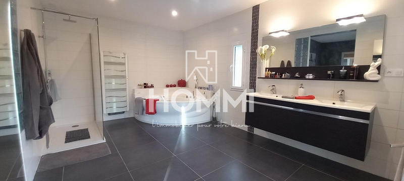 Maison ancienne - 194 m² - 8 pièces