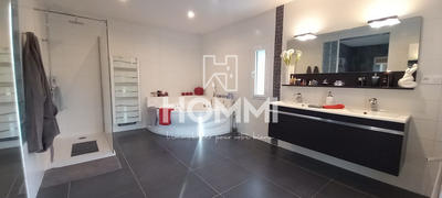 Maison ancienne - 194 m² - 8 pièces