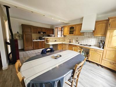 Maison - 93 m² - 4 pièces