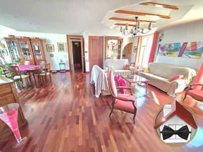 Appartement - 243 m² - 6 pièces