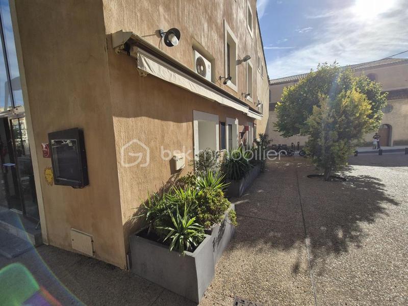 Local commercial - 180 m² - 5 pièces