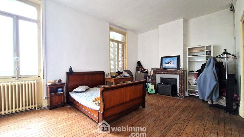 Maison - 214 m² - 9 pièces