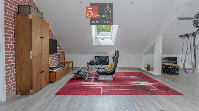 Maison - 450 m² - 9 pièces