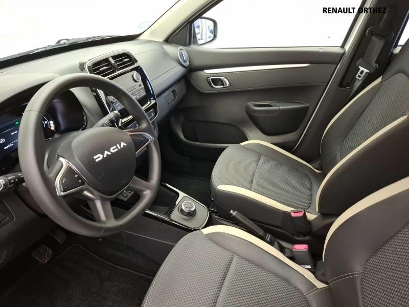 Dacia Spring Essential -23b