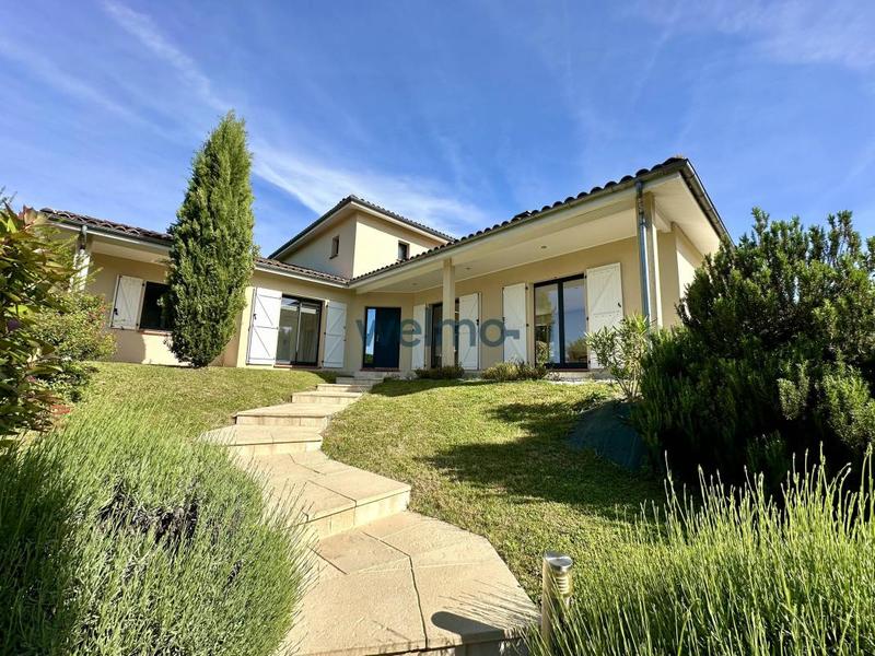 Maison - 181 m² - 6 pièces