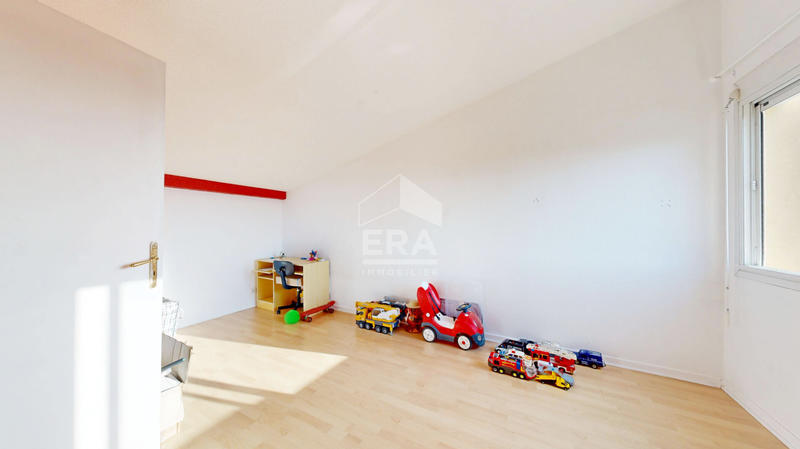 Maison - 98 m² - 5 pièces