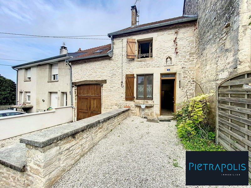 Maison - 92 m² - 4 pièces