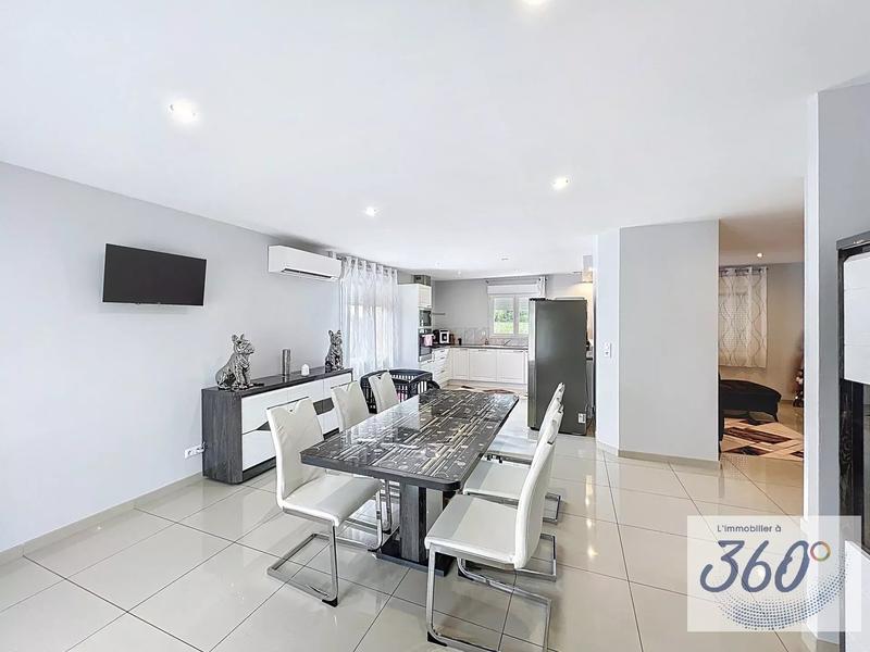 Maison - 98 m² - 4 pièces