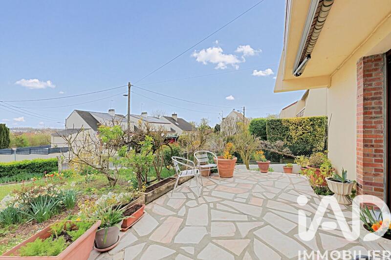 Maison - 96 m² - 5 pièces