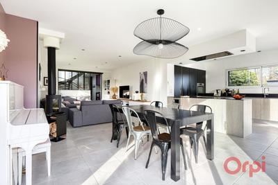 Maison - 147 m² - 5 pièces