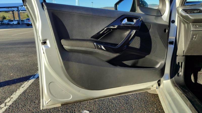 Peugeot 208 1.2 PureTech 110 Eat6 Allure - Automatique