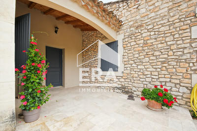 Maison - 250 m² - 6 pièces