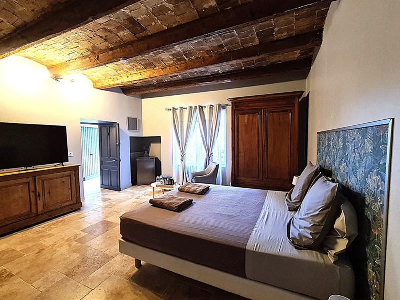 Maison - 625 m² - 11 pièces