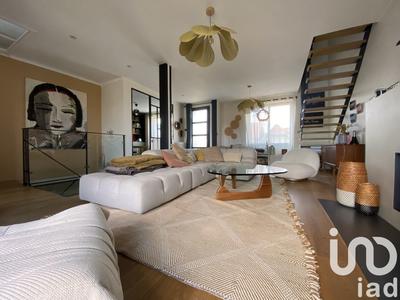 Maison - 207 m² - 7 pièces