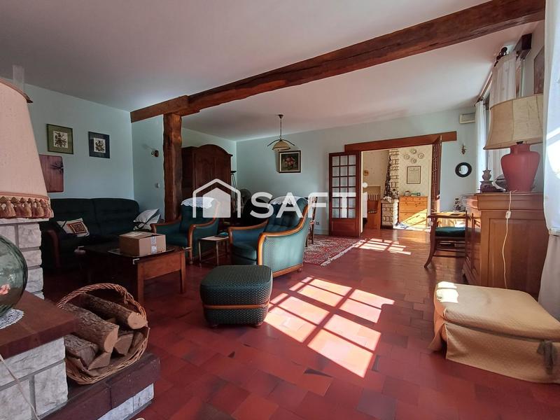 Maison - 213 m² - 8 pièces