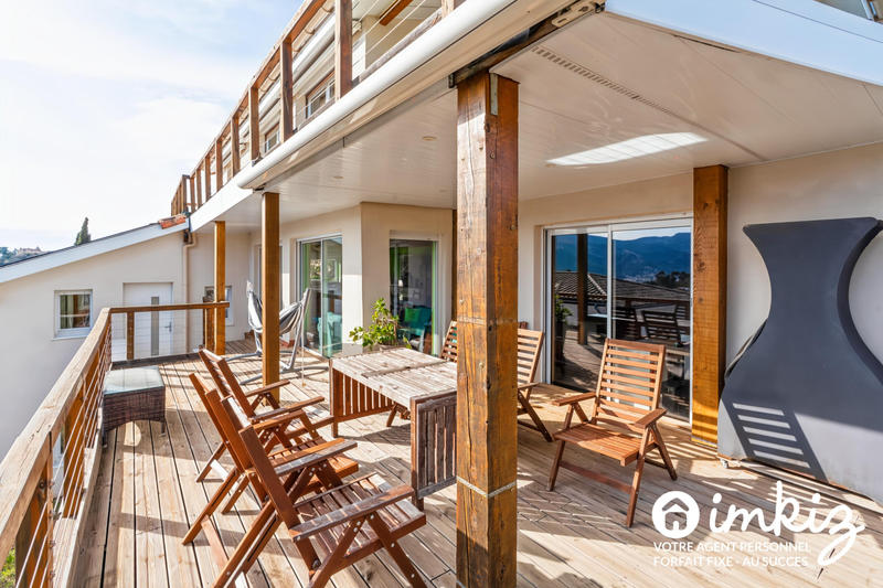 Maison - 290 m² - 10 pièces