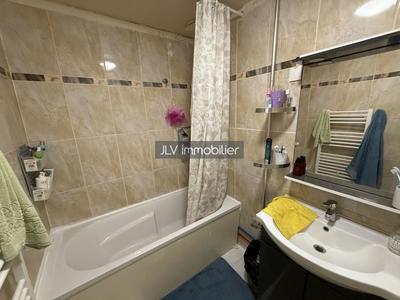 Maison - 74 m² - 5 pièces