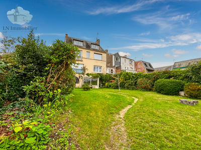 Maison - 189 m² - 9 pièces