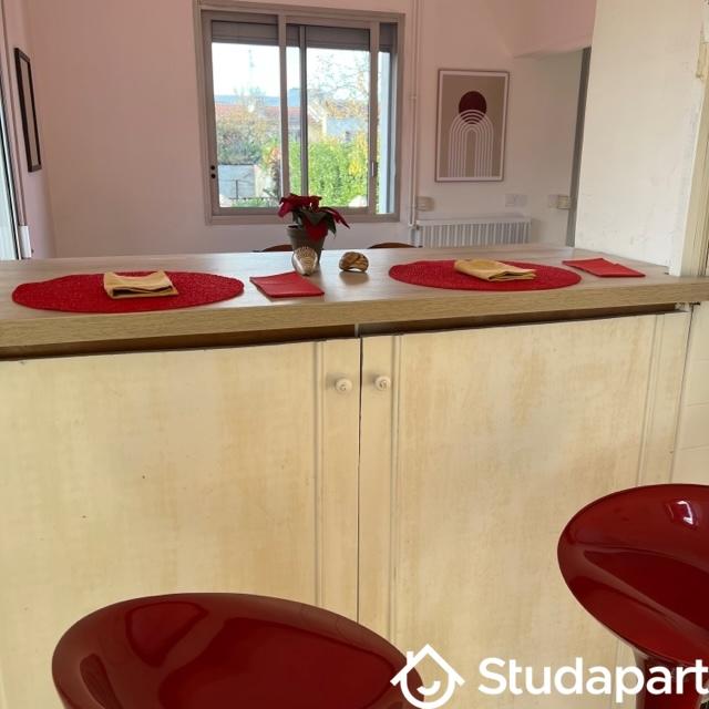 Chambre - 9 m² - 1 pièce