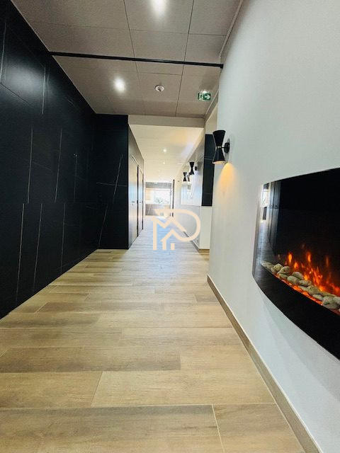 Local d'activités - 309 m²