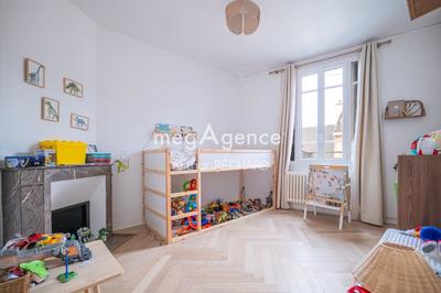 Maison - 102 m² - 5 pièces