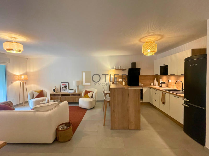 Appartement - 79 m² - 3 pièces