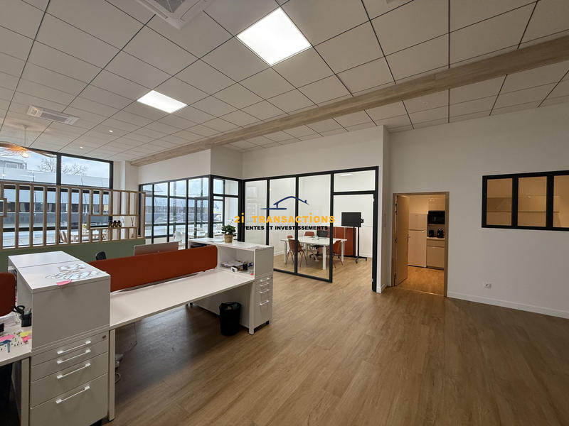 Bureau - 134 m²