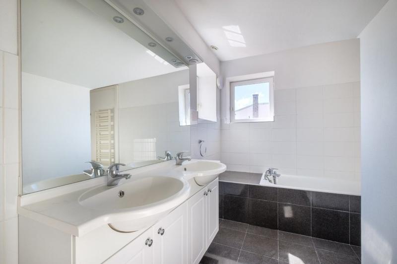 Appartement - 167 m² - 6 pièces