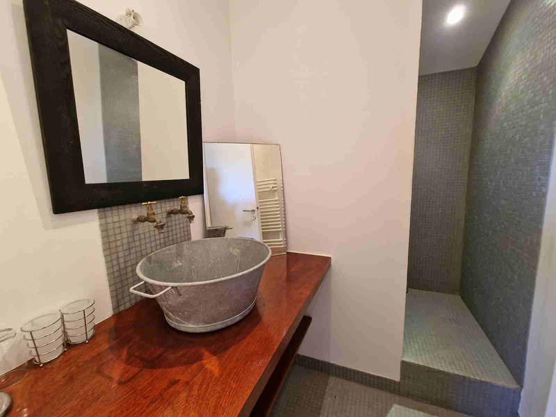 Propriété - 353 m² - 11 pièces