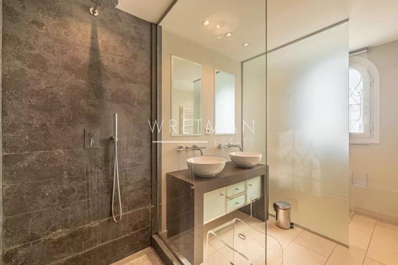 Villa - 319 m² - 7 pièces