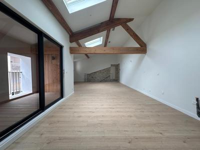 Appartement - 100 m² - 4 pièces