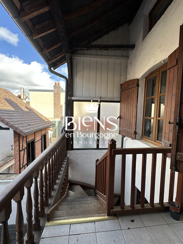 Maison ancienne - 181 m² - 7 pièces