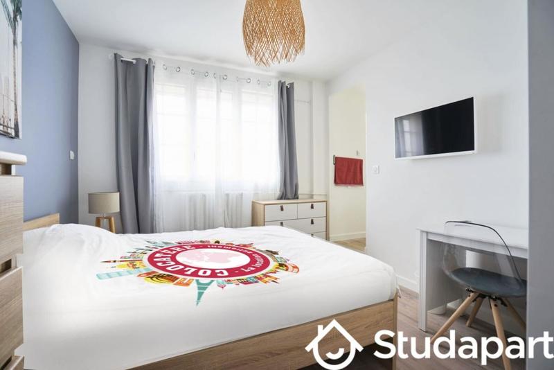 Chambre - 11 m² - 1 pièce