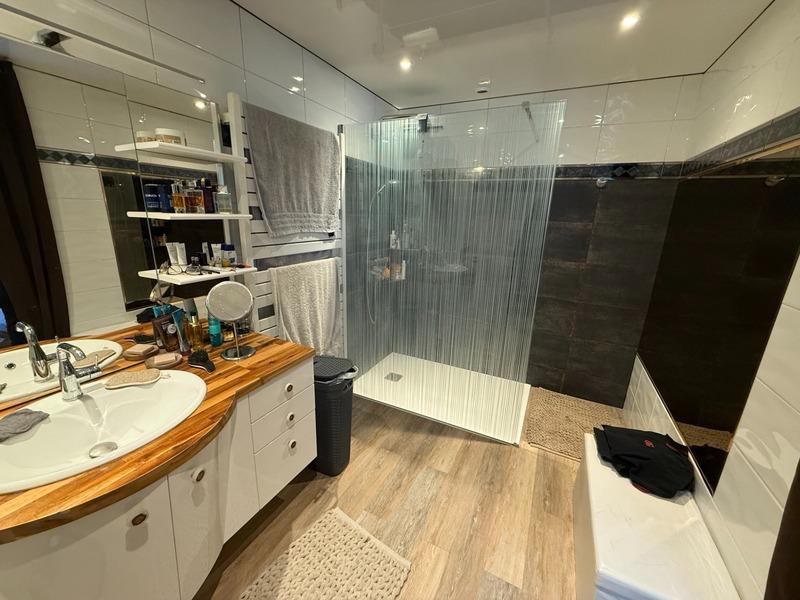 Maison - 310 m² - 10 pièces