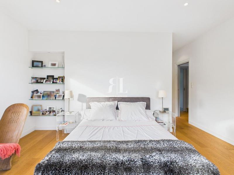 Maison - 230 m² - 5 pièces