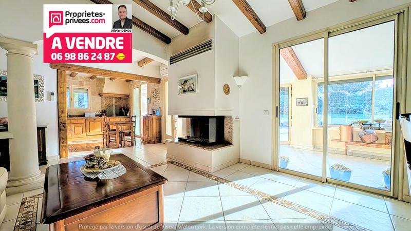 Maison - 220 m² - 8 pièces