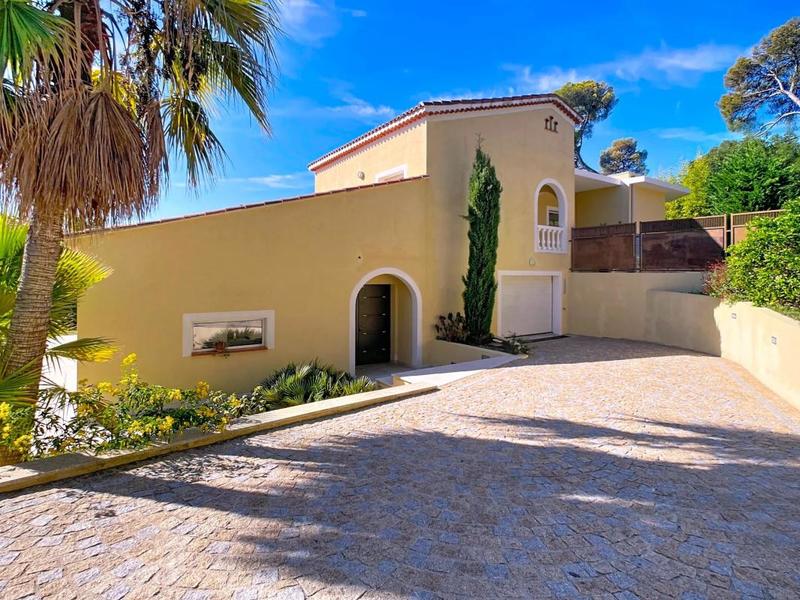 Villa - 195 m² - 7 pièces