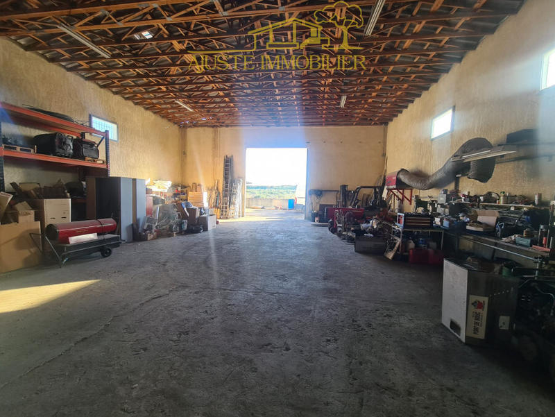 Local commercial - 465 m² - 7 pièces