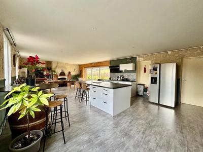 Maison - 400 m² - 15 pièces