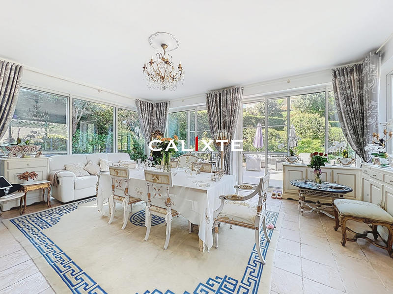 Villa - 260 m² - 5 pièces