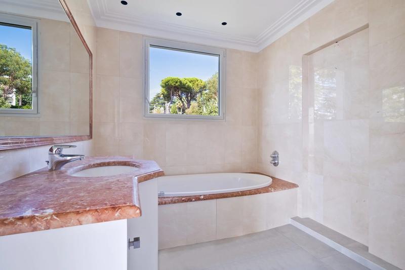 Appartement - 126 m² - 4 pièces