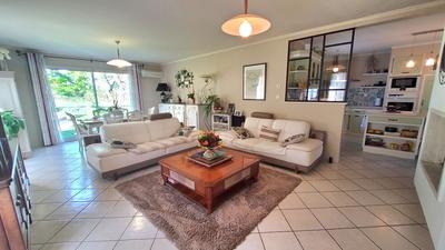 Maison - 180 m² - 7 pièces