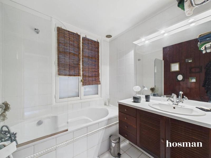 Maison - 166 m² - 8 pièces