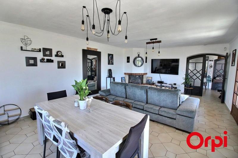 Villa - 184 m² - 6 pièces