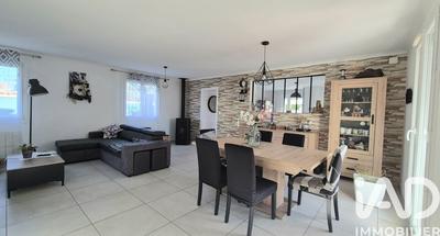 Maison - 98 m² - 5 pièces