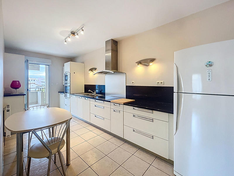 Appartement - 96 m² - 3 pièces