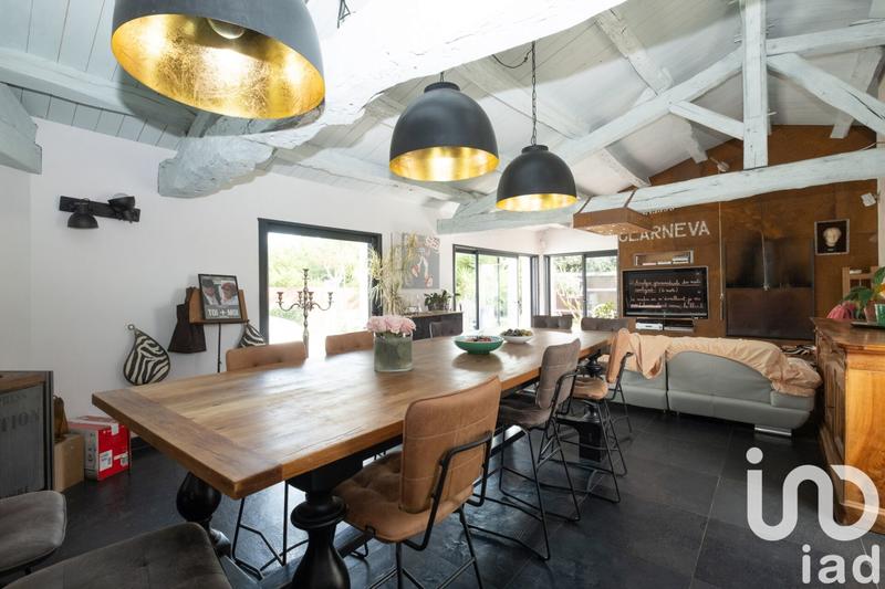 Maison - 220 m² - 5 pièces